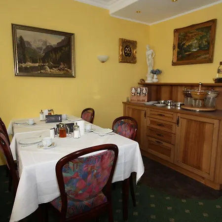 Hotel Garni Almenrausch Und Edelweiss Garmisch-Partenkirchen