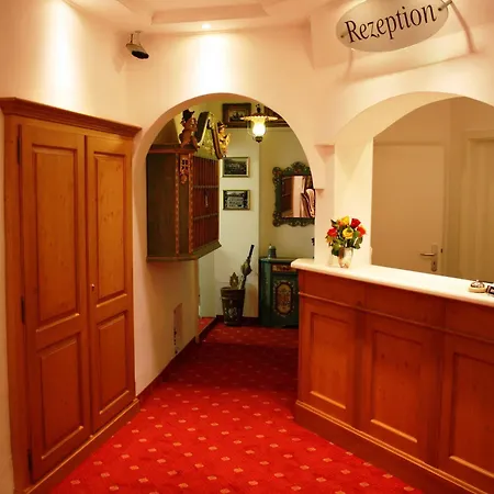 Hotel Garni Almenrausch Und Edelweiss 3*