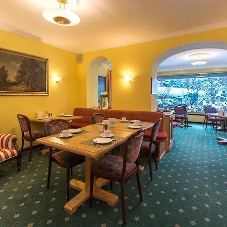 Garni Almenrausch Und Edelweiss Hotel 3*