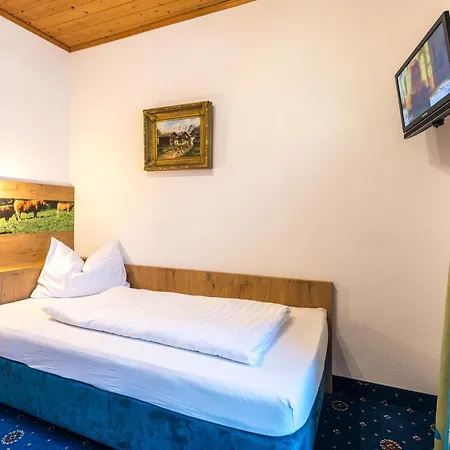 Hotel Garni Almenrausch Und Edelweiss Garmisch-Partenkirchen