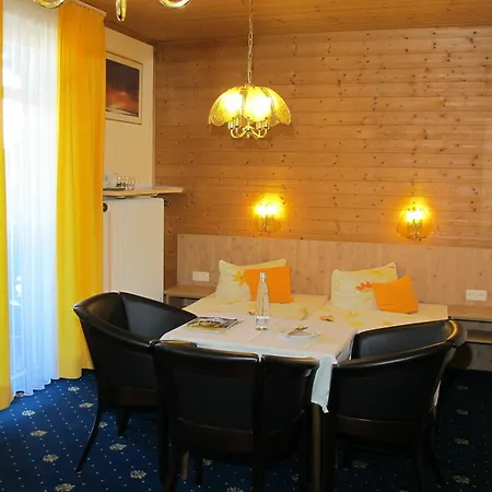 Hotel Garni Almenrausch Und Edelweiss 3*