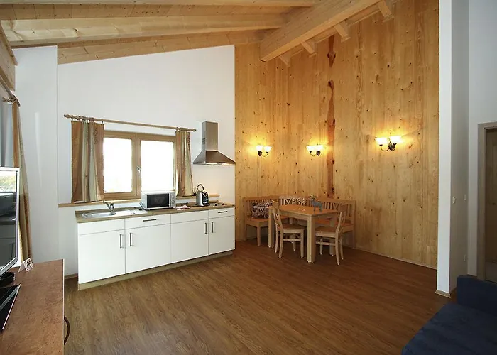 Готель Garni Almenrausch Und Edelweiss Гарміш-Партенкірхен