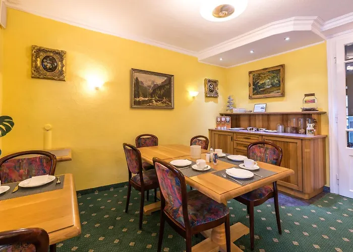 Garni Almenrausch Und Edelweiss Гарміш-Партенкірхен