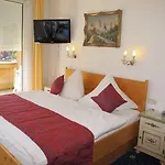 Hotel Garni Almenrausch Und Edelweiss Garmisch-Partenkirchen