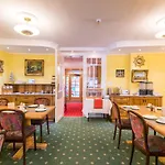 Hotel Garni Almenrausch Und Edelweiss 3*