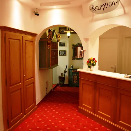 Hotel Garni Almenrausch Und Edelweiss 3*