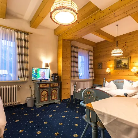 Garni Almenrausch Und Edelweiss Hotel 3*