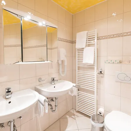 Garni Almenrausch Und Edelweiss Otel 3*