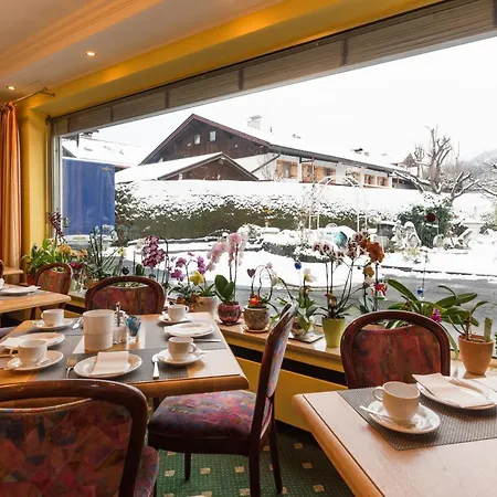 Hotel Garni Almenrausch Und Edelweiss 3*